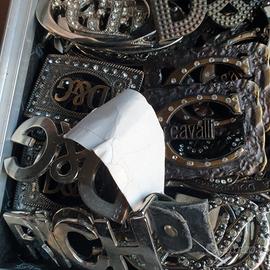 Borchie per cinture. 