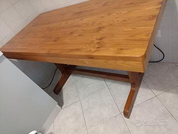 Tavolo di legno