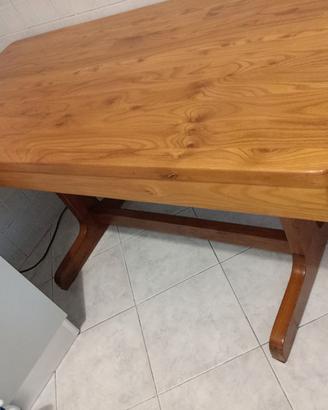 Tavolo di legno