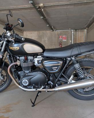 Triumph Street Twin Goldline 2021, 6500km perfetta