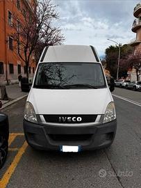 Iveco Daily 29L10 furgone