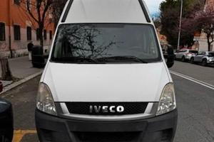 Iveco Daily 29L10 furgone