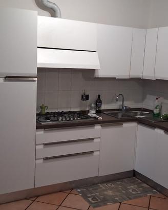 cucina febar con elettrodomestici in.