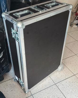 Flight case mixer o altro. dimensioni in descr