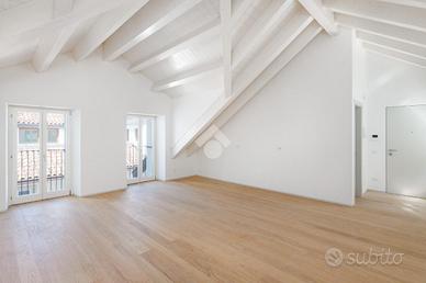 MULTILOCALE A TRIESTE