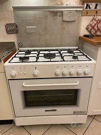 Macchina del gas 5 fuochi marca La Germania