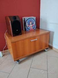 Cassettiera con ruote in legno