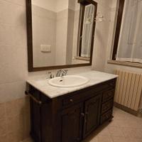 mobile bagno in arte povera con specchio