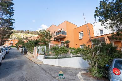 Villa ristrutturata in residence zona castellana