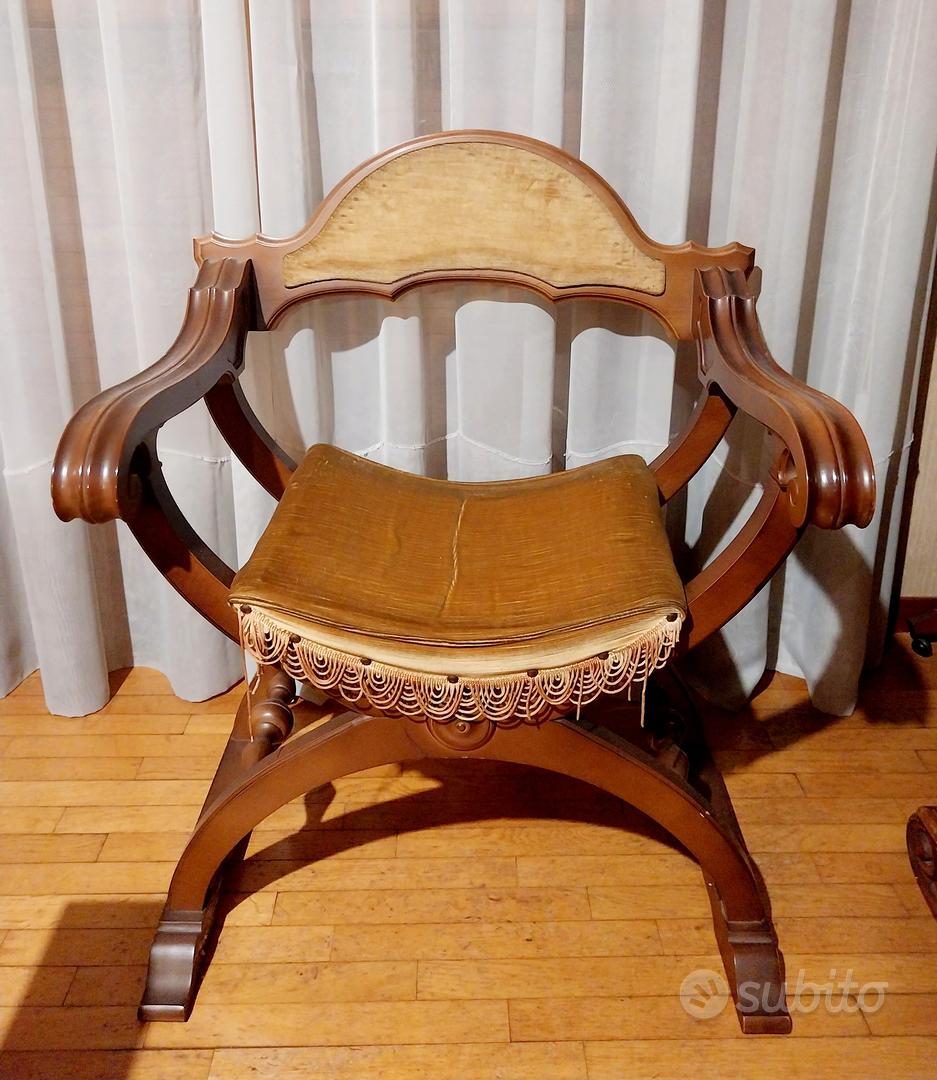 Sedia Savonarola d'epoca in legno massello Arredamento e