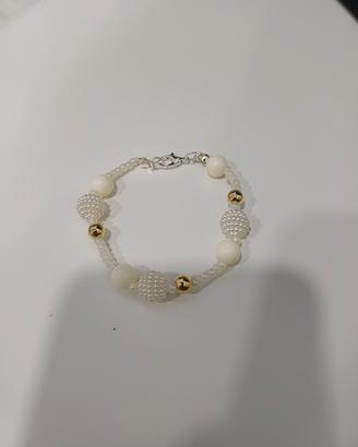 bracciale fatto a mano con perle lavorate 