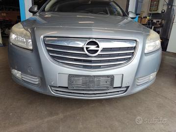 Paraurti anteriore OPEL INSIGNIA del 2011