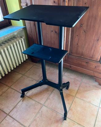 Scrivania per PC, regolabile in altezza