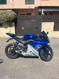 Vendita Yamaha yzf r125 anno 2010