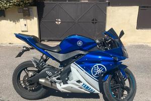 Vendita Yamaha yzf r125 anno 2010