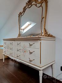 Comò vintage con specchio e due comodini