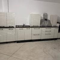 Cucina completa di elettrodomestici come nuova