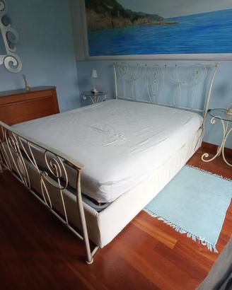 LETTO MATRIM. IN FERRO BATTUTO CON CONTENITORE