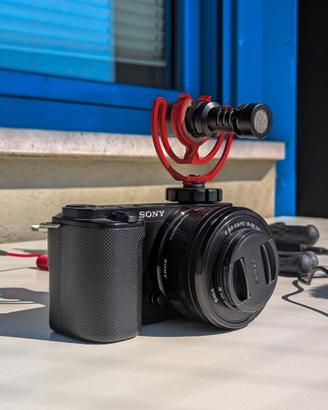 Sony ZV-E10 + Kit Vlogger Completo usata pochissim