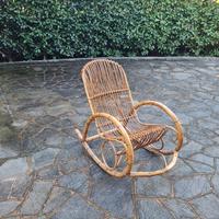 sedia a dondolo in vimini