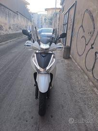 Honda SH 300i Sport ABS – 2021 – 26.100 km – Ottim