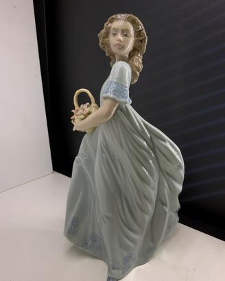 scultura "Spring Enchantment”