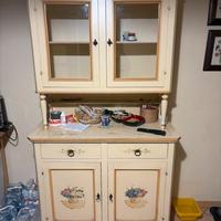 Piccola credenza per cucina