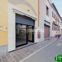 Negozio a Cava Manara Via Gramsci 3 locali