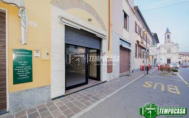 Negozio a Cava Manara Via Gramsci 3 locali