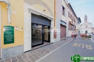 Negozio a Cava Manara Via Gramsci 3 locali