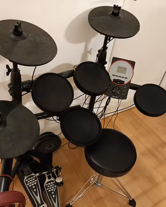 Batteria Medeli elettronica 