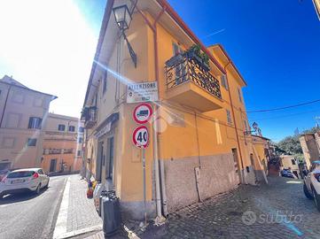 NEGOZIO A CASTEL GANDOLFO