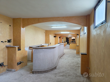 Locale commerciale su due livelli