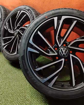 Cerchi VW Golf 8 7 GTE GTI GTD R Gomme 225 40 18