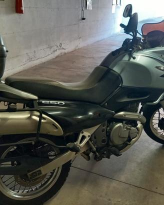 Suzuki XF Freewind 650 - 2001