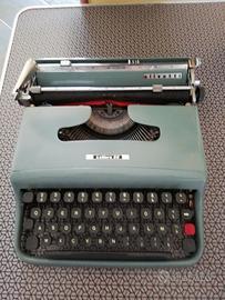 Macchina da scrivere Olivetti lettera 22