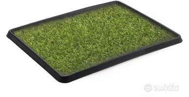 Aiuola con erba sintetica per cani