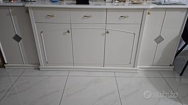 Cristalliera più contro mobile