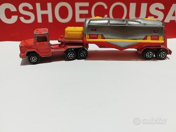 Modellino di camion cisterna Majorette 1/100