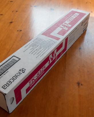 CARTUCCIA MAGENTA TONER KYOCERA TK8325