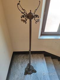 Appendiabiti da terra in ferro battuto