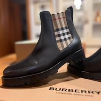 Stivaletto nero Burberry