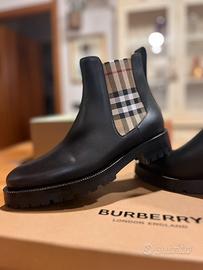 Stivaletto nero Burberry