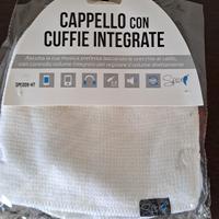 cappello con cuffie integrate