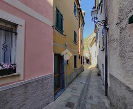 CASA SEMINDIPENDENTE A CASARZA LIGURE