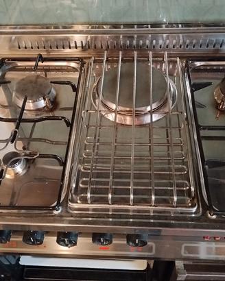 stufa a 6 fuochi con forno a gas e elettrico