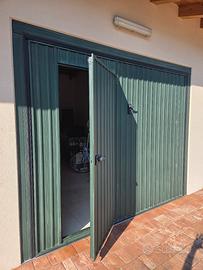 Basculante Ballan coibentato con porta a sinistra.