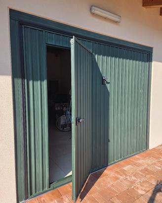 Basculante Ballan coibentato con porta a sinistra.
