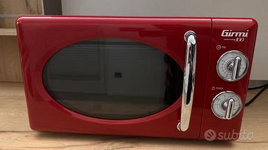 Microonde Girmi, rosso, perfettamente funzionante