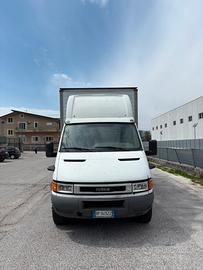 Iveco daily 60C15 con sponda caricatrice